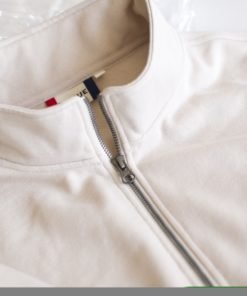 Alternative view of Collegepaita puolivetoketjulla – Clique