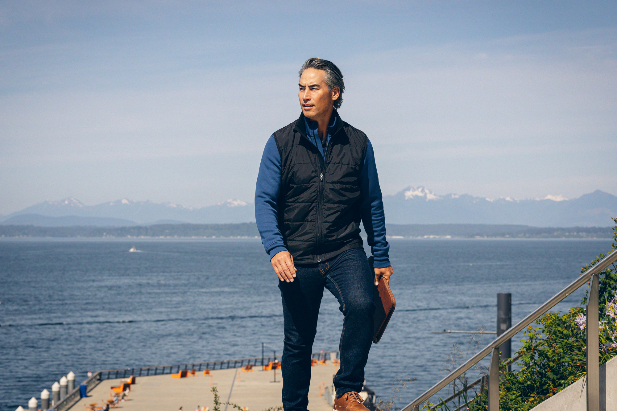 Pemberton Hybrid Vest Men - Image 6